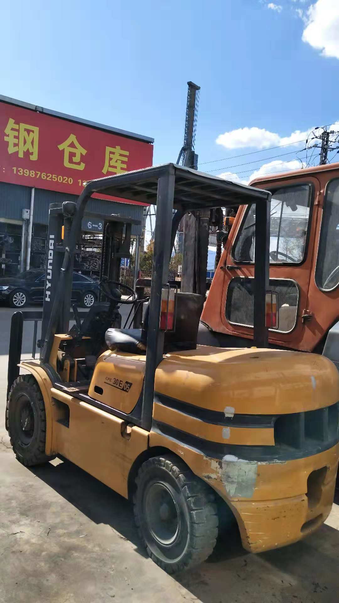 現(xiàn)代漢拿3噸標(biāo)配叉車